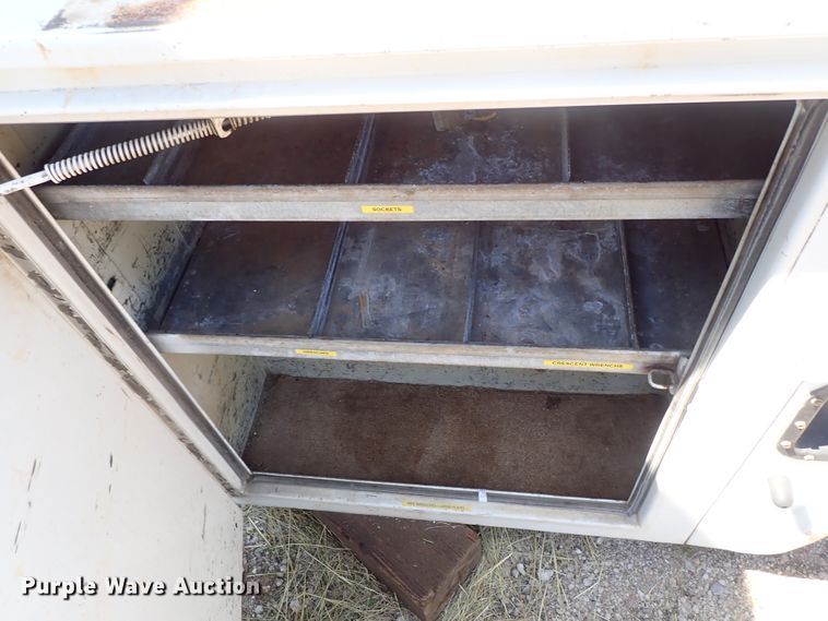 image for item GB9370 Utility bed with crane