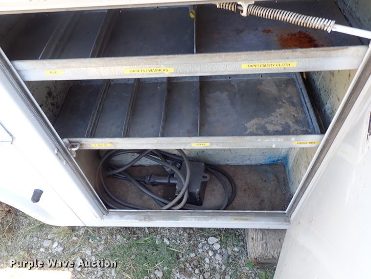 image for item GB9370 Utility bed with crane