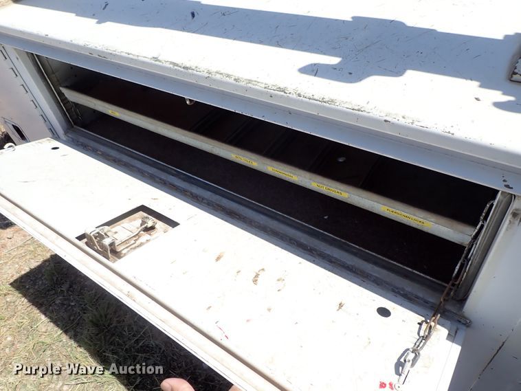 image for item GB9370 Utility bed with crane