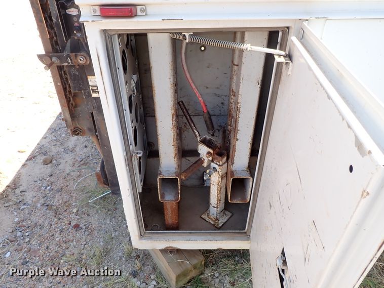 image for item GB9370 Utility bed with crane