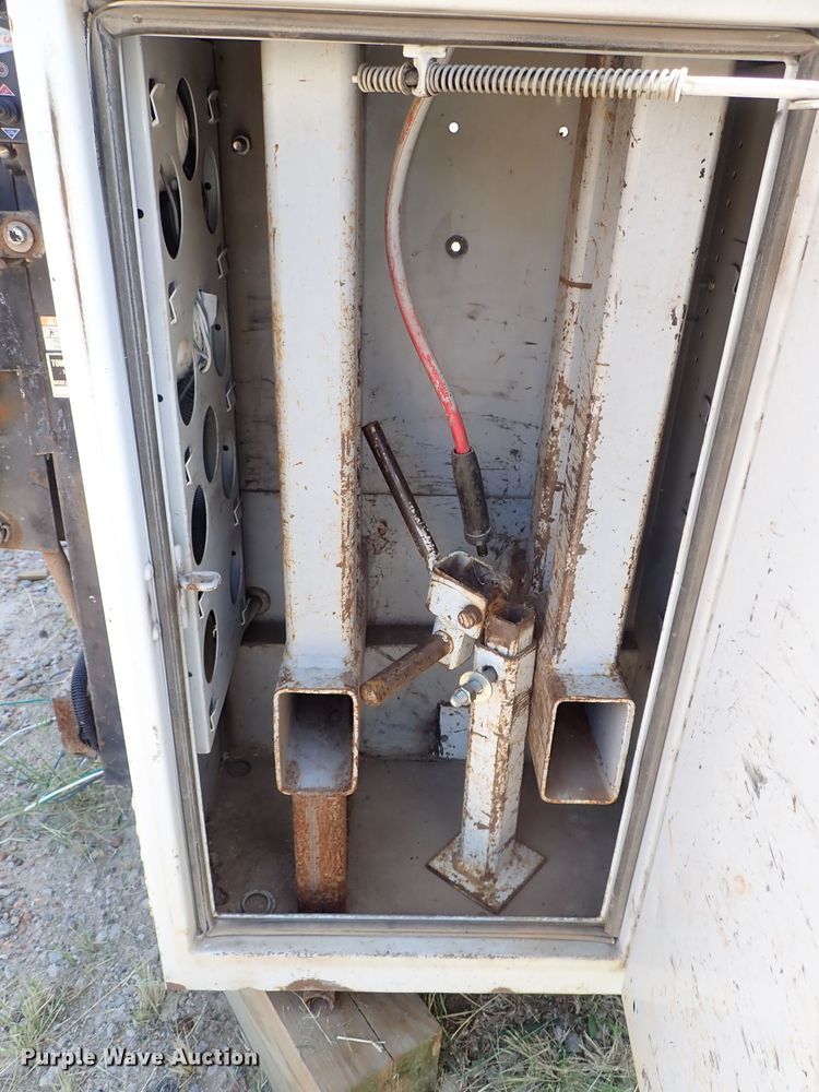 image for item GB9370 Utility bed with crane