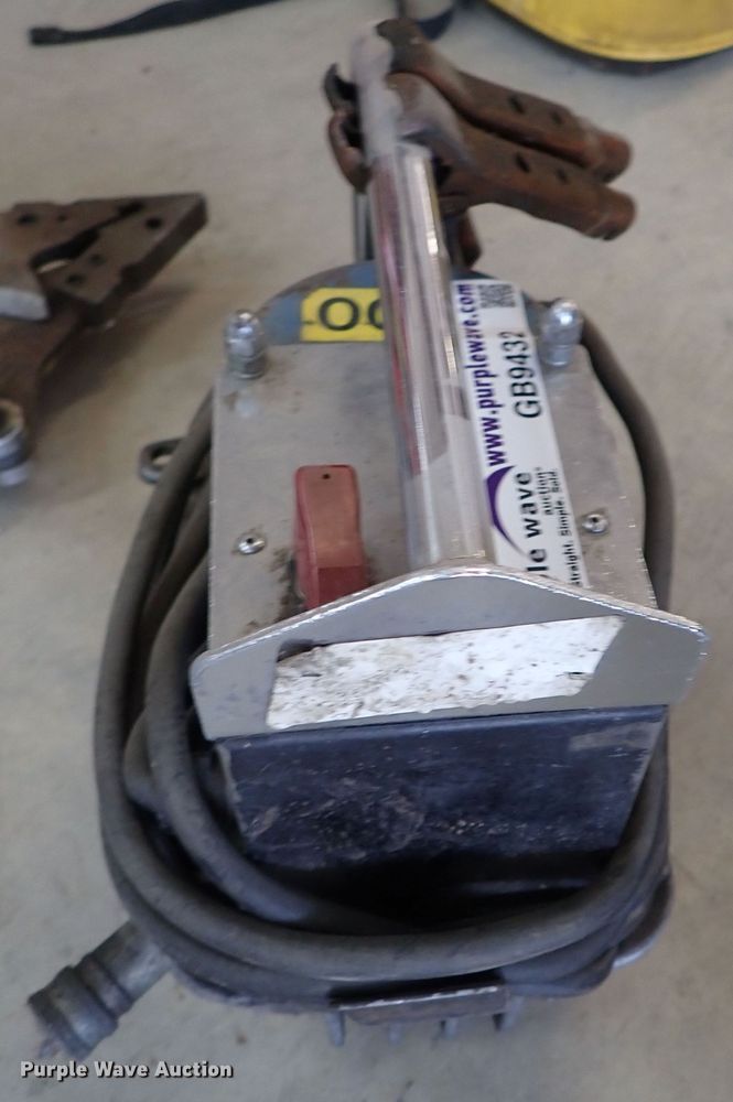 image for item GB9432 Emergency cutting tool