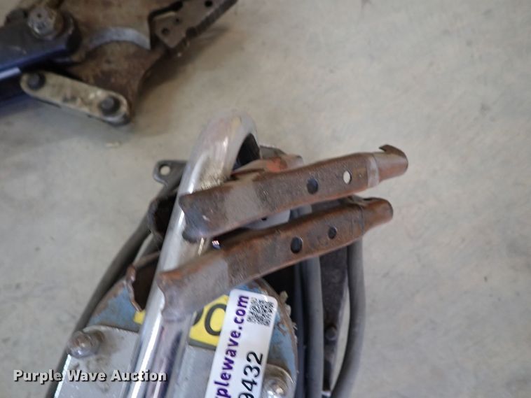 image for item GB9432 Emergency cutting tool