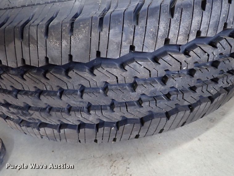 image for item GB9434 Tires and wheels