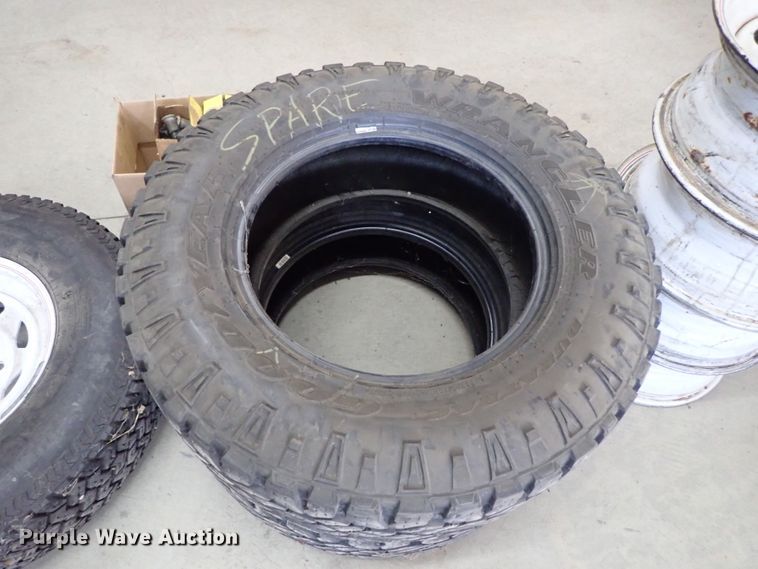 image for item GB9434 Tires and wheels