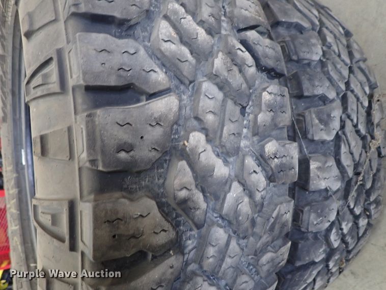 image for item GB9434 Tires and wheels