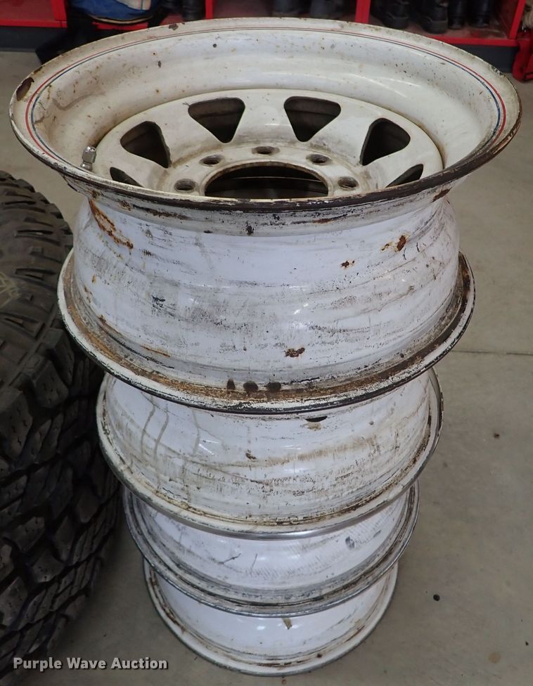 image for item GB9434 Tires and wheels