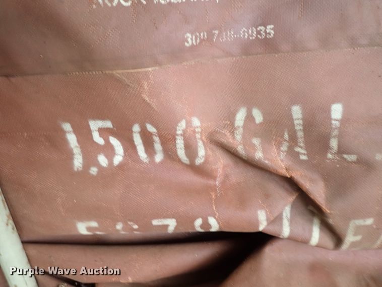 image for item GB9437 (2) water tanks