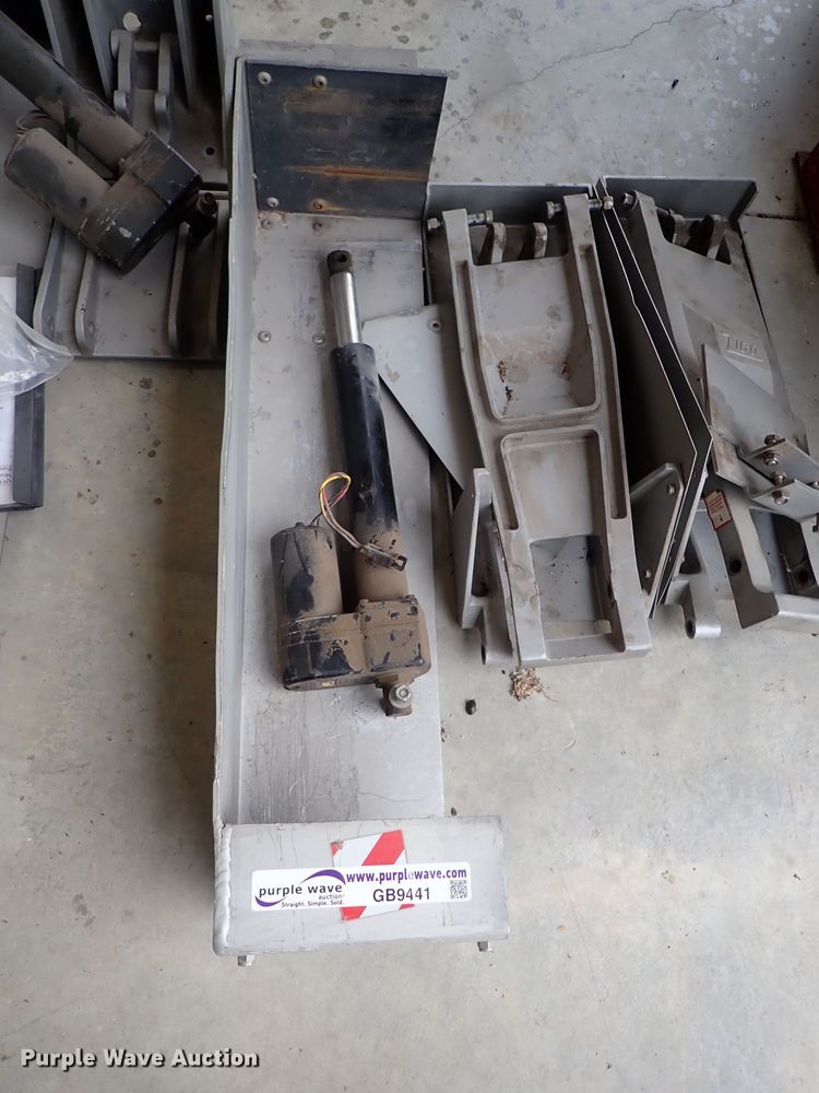 image for item GB9441 Quic-Lift tank system