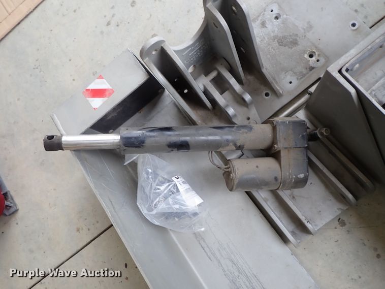 image for item GB9441 Quic-Lift tank system