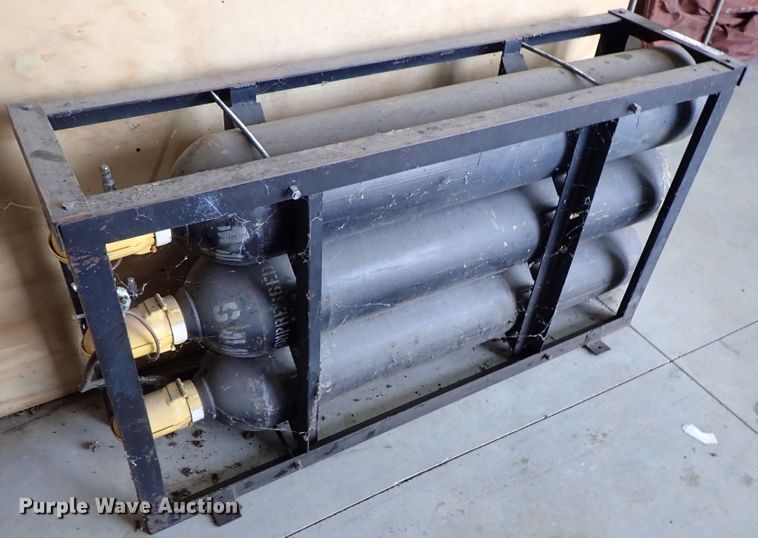 image for item GB9442 (3) steel gas cylinders