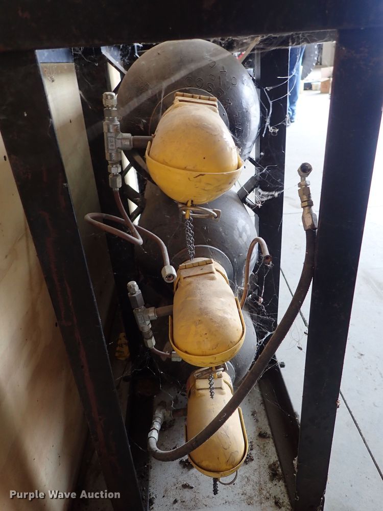 image for item GB9442 (3) steel gas cylinders