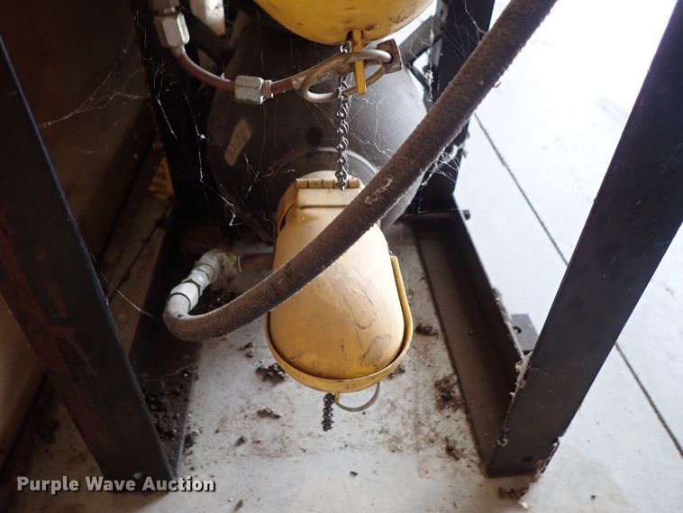 image for item GB9442 (3) steel gas cylinders