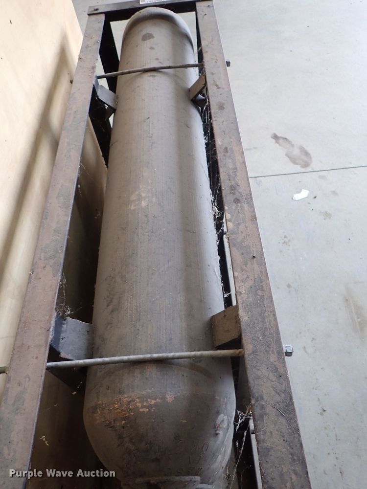image for item GB9442 (3) steel gas cylinders