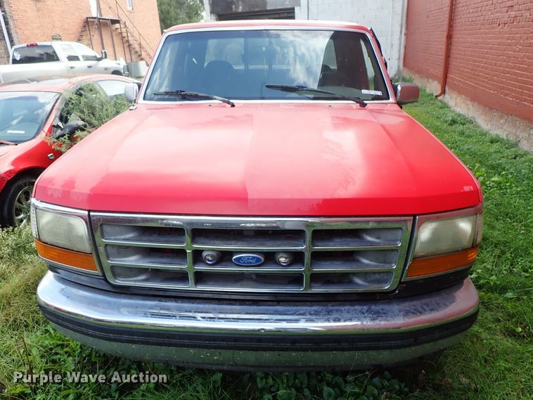 image for item GB9447 1993 Ford F150 SuperCab pickup truck