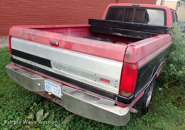 image for item GB9447 1993 Ford F150 SuperCab pickup truck