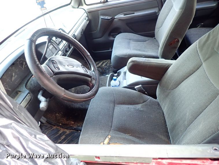 image for item GB9447 1993 Ford F150 SuperCab pickup truck