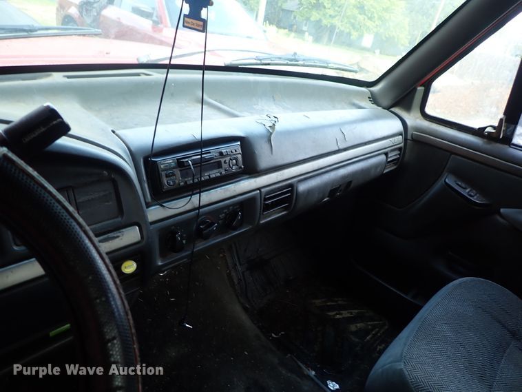 image for item GB9447 1993 Ford F150 SuperCab pickup truck