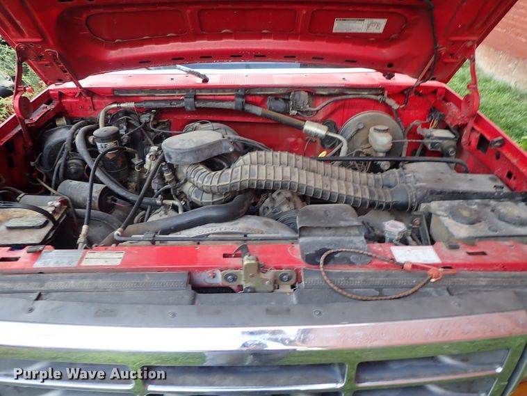 image for item GB9447 1993 Ford F150 SuperCab pickup truck