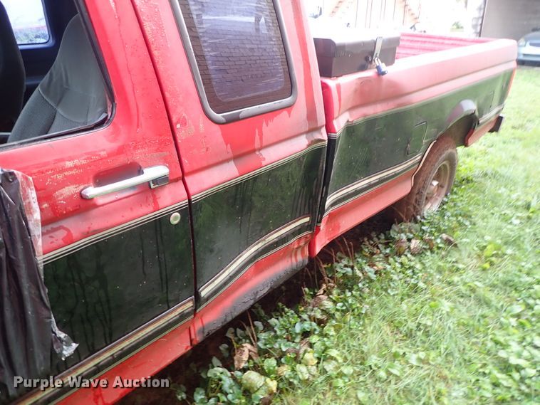 image for item GB9447 1993 Ford F150 SuperCab pickup truck