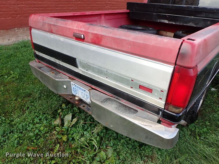 image for item GB9447 1993 Ford F150 SuperCab pickup truck