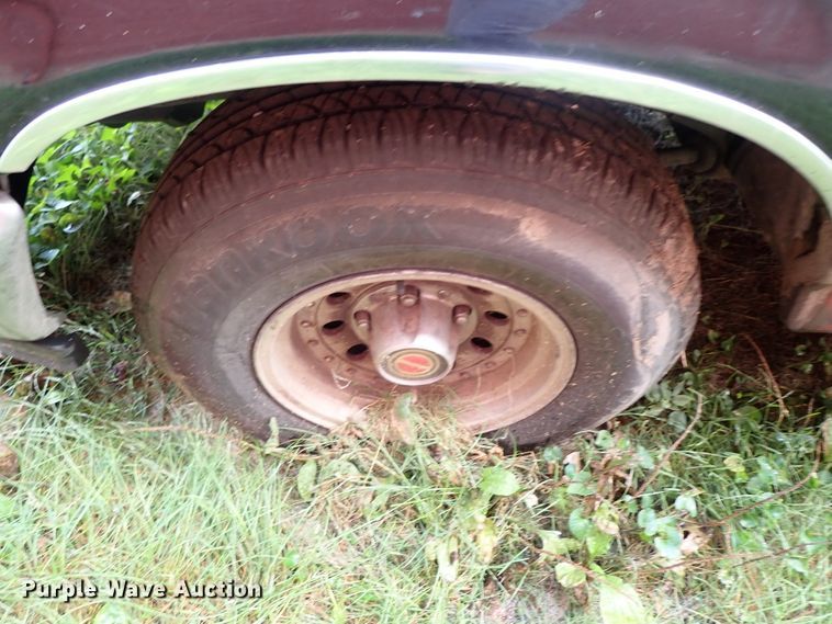 image for item GB9447 1993 Ford F150 SuperCab pickup truck