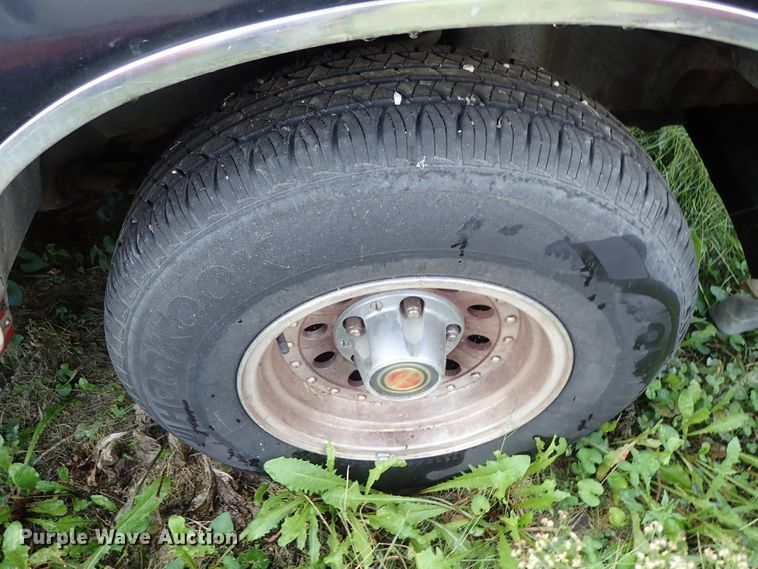 image for item GB9447 1993 Ford F150 SuperCab pickup truck