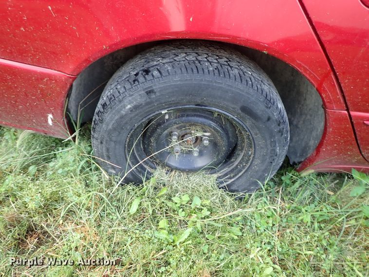 image for item GB9448 2000 Chrysler 300M