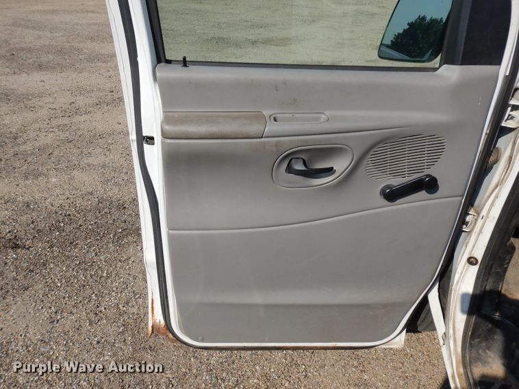 image for item GG9162 1999 Ford Econoline E150 XL van