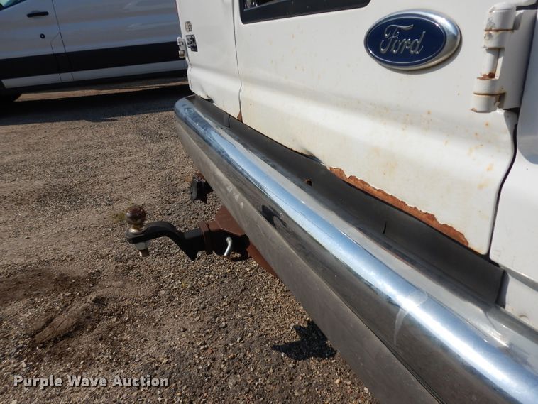 image for item GG9162 1999 Ford Econoline E150 XL van
