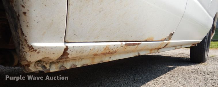 image for item GG9162 1999 Ford Econoline E150 XL van