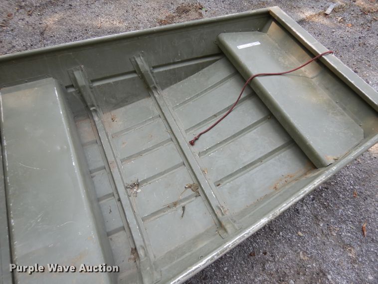 image for item GG9181 Lowe 1236 aluminum boat