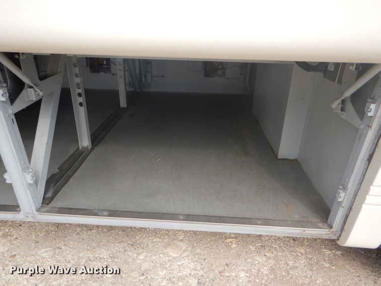 image for item GH9679 2000 Blue Bird LTC-40 coach bus