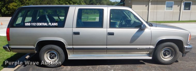 image for item GH9740 1999 Chevrolet Suburban C1500 SUV