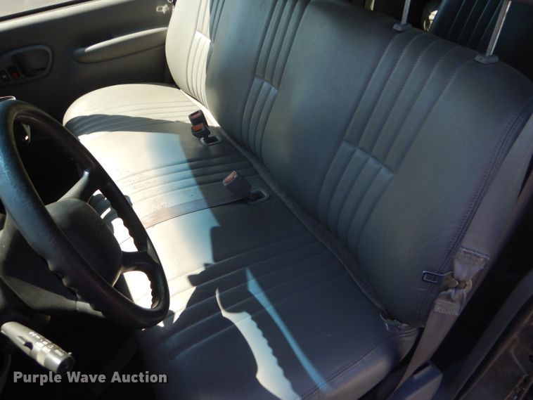 image for item GH9740 1999 Chevrolet Suburban C1500 SUV