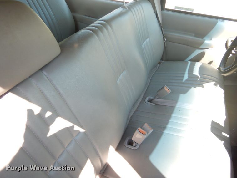 image for item GH9740 1999 Chevrolet Suburban C1500 SUV