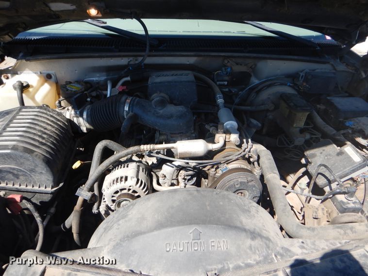 image for item GH9740 1999 Chevrolet Suburban C1500 SUV