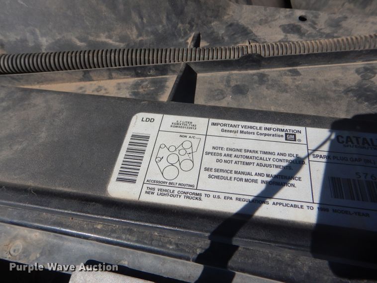 image for item GH9740 1999 Chevrolet Suburban C1500 SUV