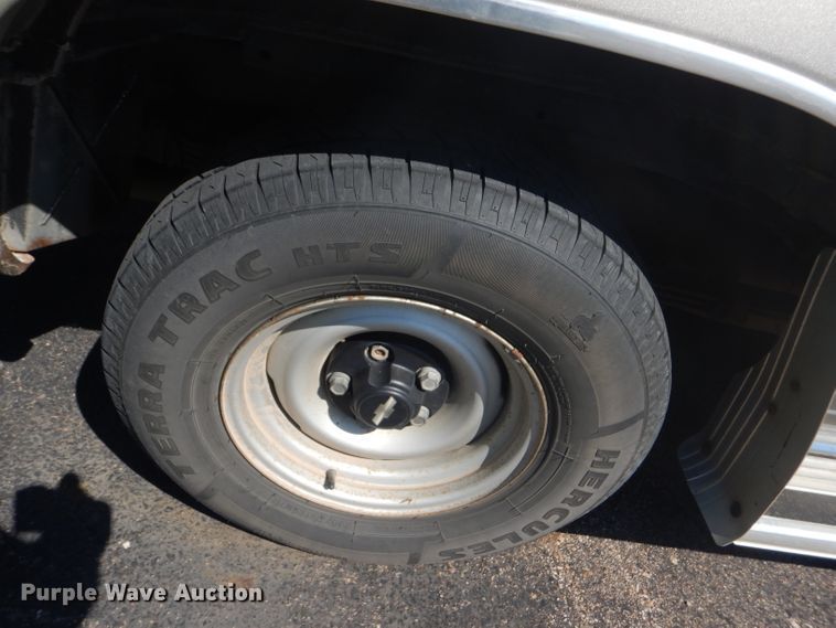 image for item GH9740 1999 Chevrolet Suburban C1500 SUV