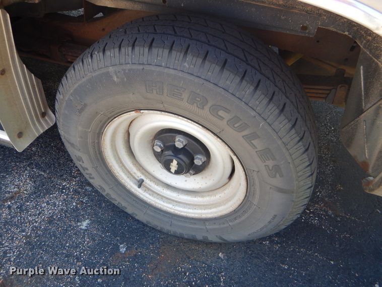 image for item GH9740 1999 Chevrolet Suburban C1500 SUV