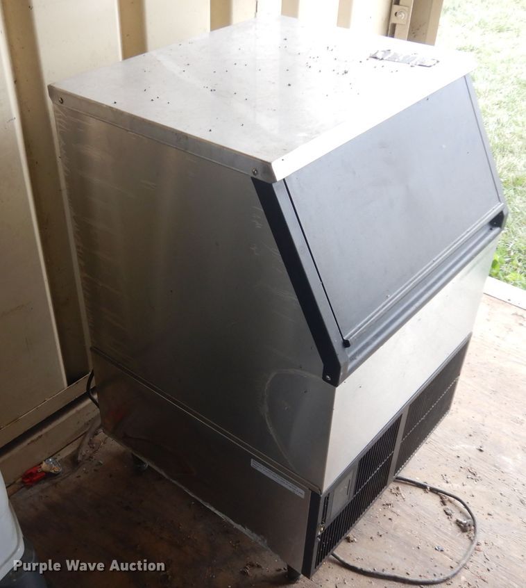 image for item GI9273 Franklin FIM200 ice machine