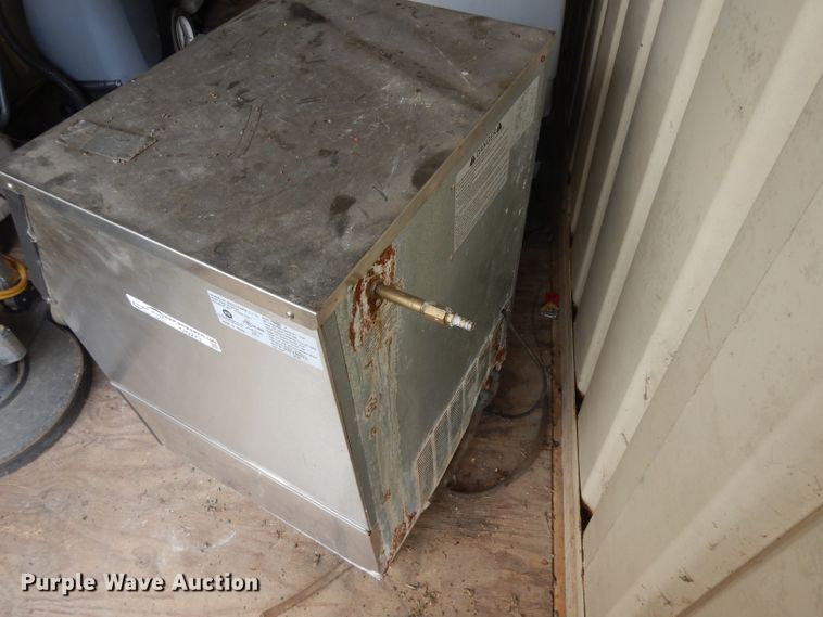 image for item GI9273 Franklin FIM200 ice machine