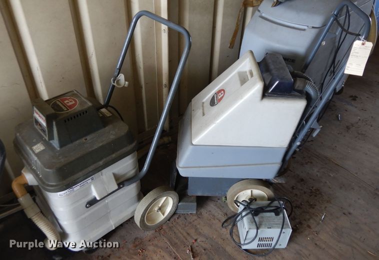 image for item GI9276 (2) Advance floor buffers