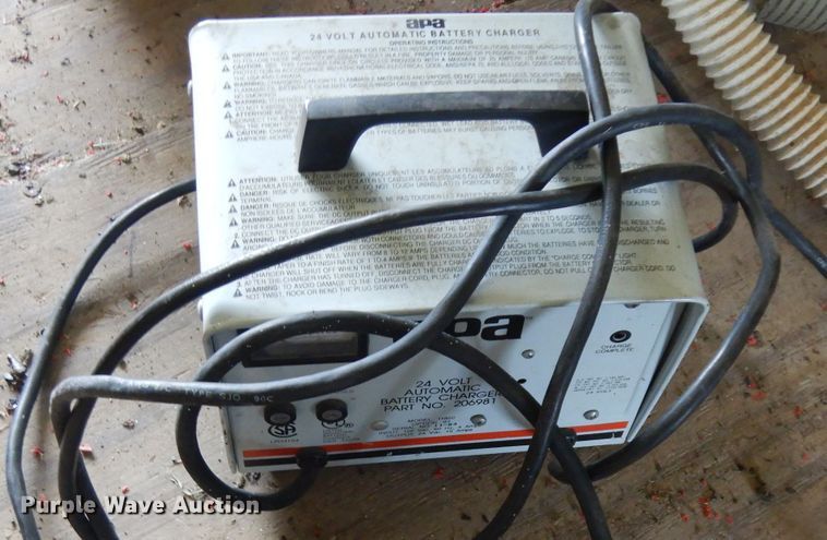 image for item GI9276 (2) Advance floor buffers