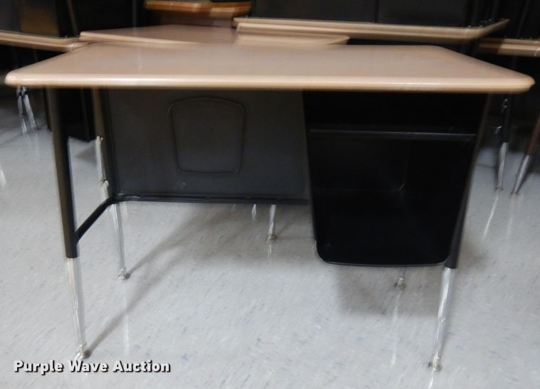 image for item GI9282 Approximately 50 school desks