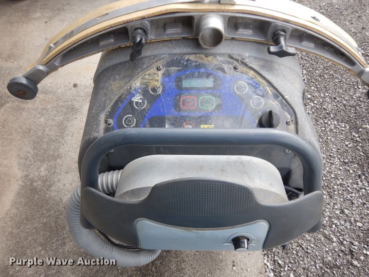 image for item GI9288 Advance floor buffer