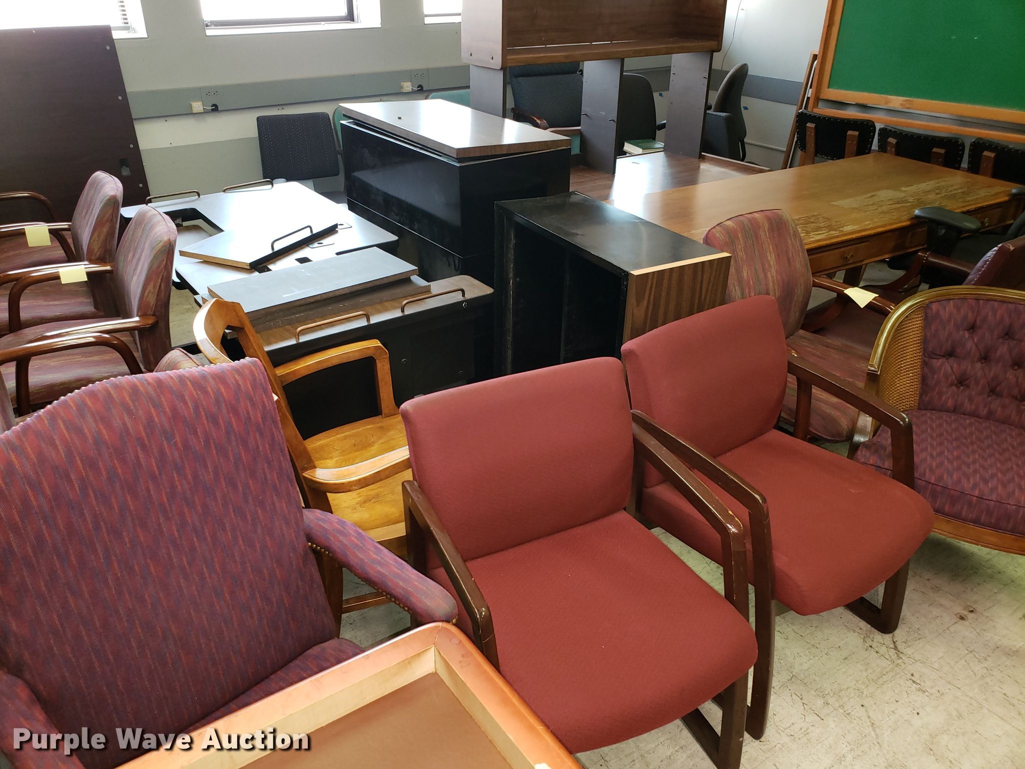 Furniture in Kansas City, MO Item DG7509 sold Purple Wave