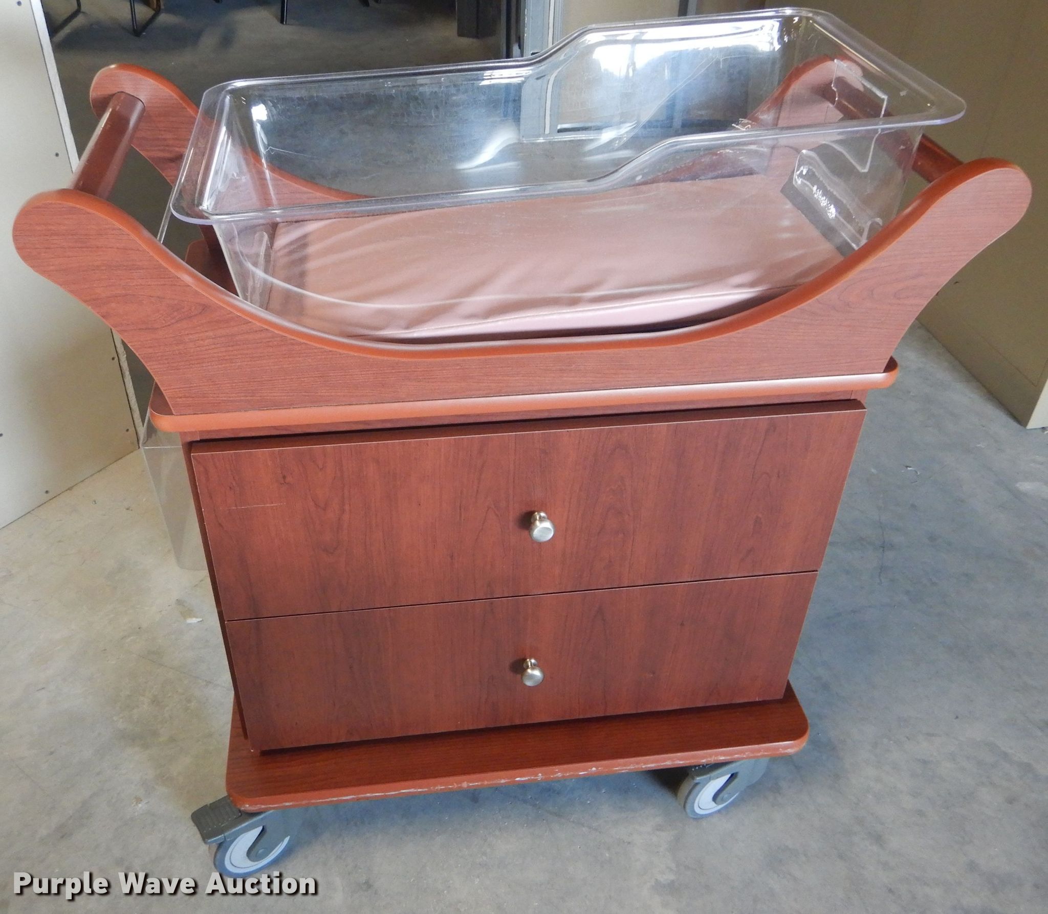 (10) hospital in Hays, KS Item FG9804 sold Purple Wave