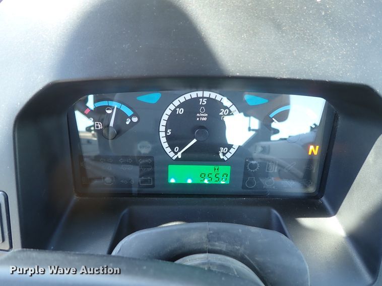 image for item DE0989 2014 John Deere 6105D MFWD tractor