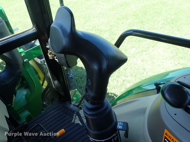 image for item DE0989 2014 John Deere 6105D MFWD tractor